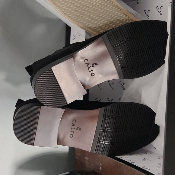 CALTO  Invisible Height Increasing Elevator Shoes - Suede Slip-on-2.9" taller - Picture 4 of 9